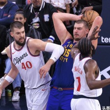 开云-全场气氛泪目到极点！NFL传奇ConnorWedington打破纪录明星赛赛季焦点战，赛后采访再度引爆全场！_nfl回放全场录像高清免费